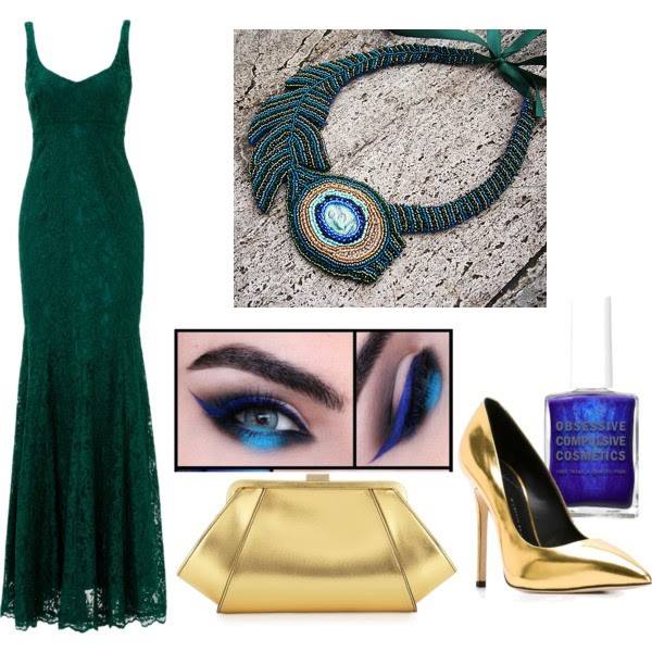 plesový outfit v smaragdovej farbe s pávím náhrdelníkom