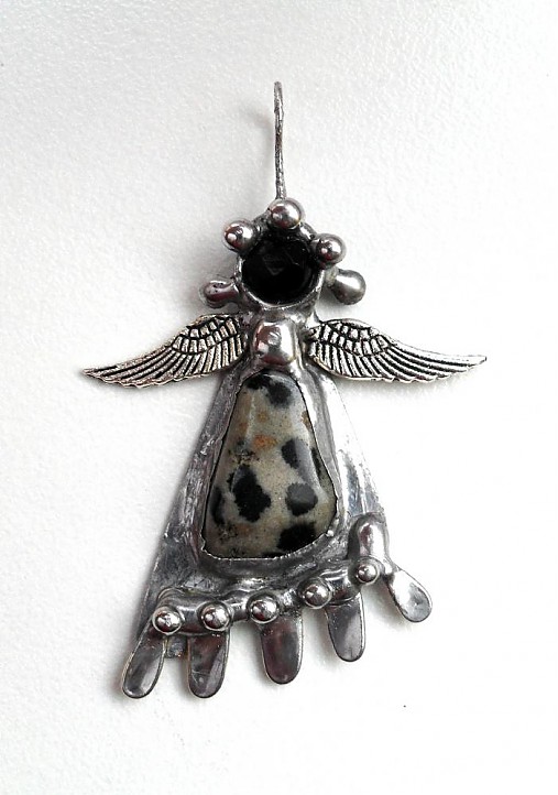 cínovaný prívesok liečivý kameň anjel jaspis dalmatínsky