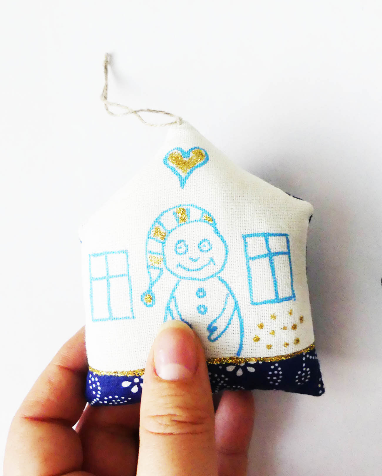 Modrý domček - šitá handmade dekorácia 2