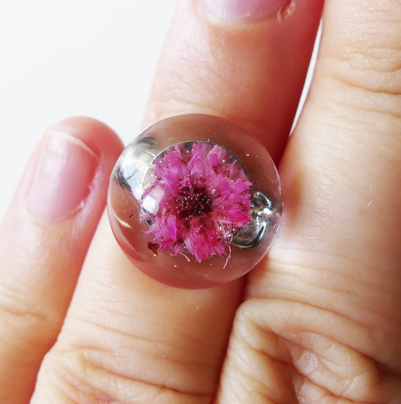 Handmade živicový polguľový prsteň - ružový kvet