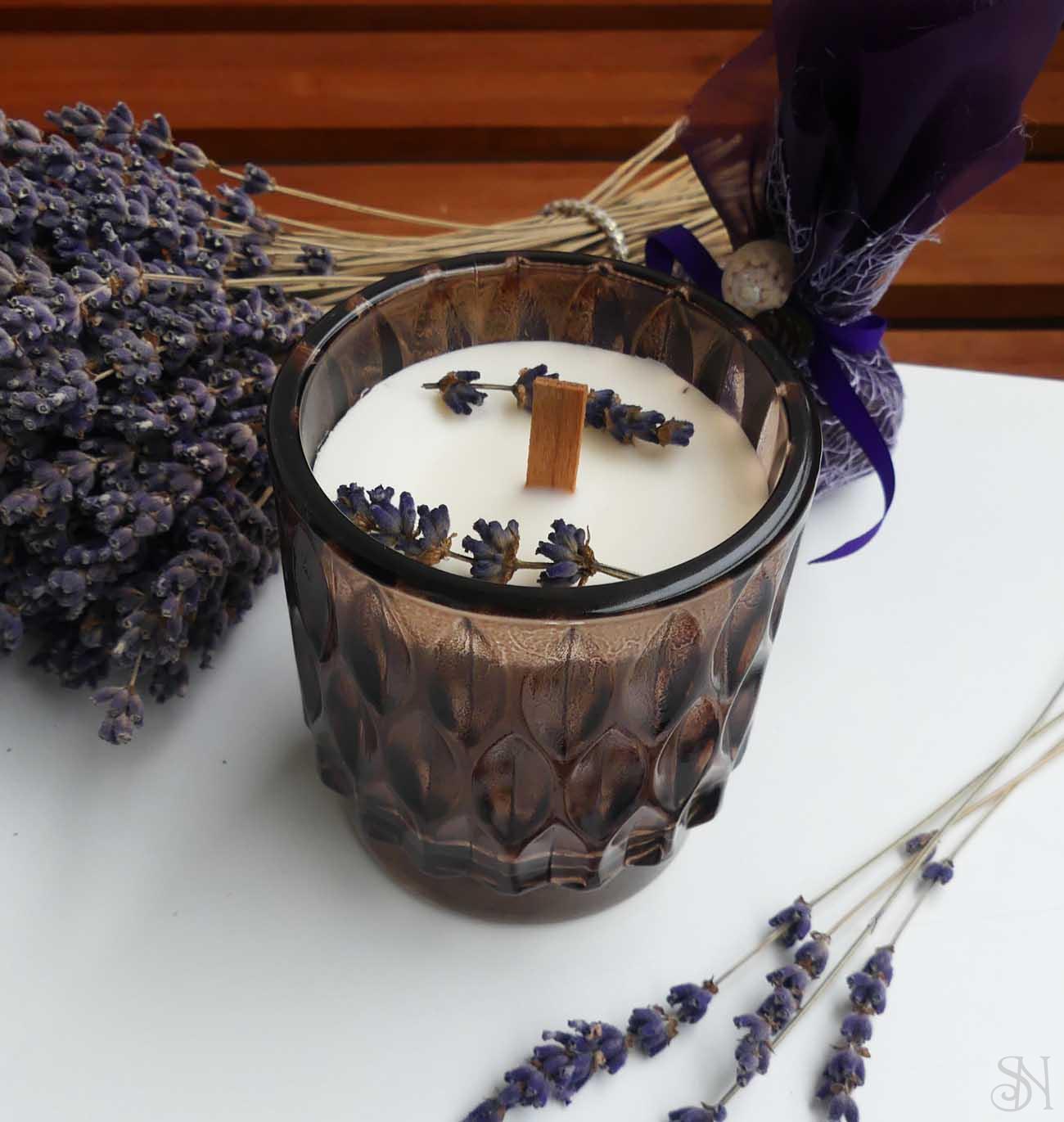 Sójová sviečka v skle - vôňa levanduľa s dreveným knôtom