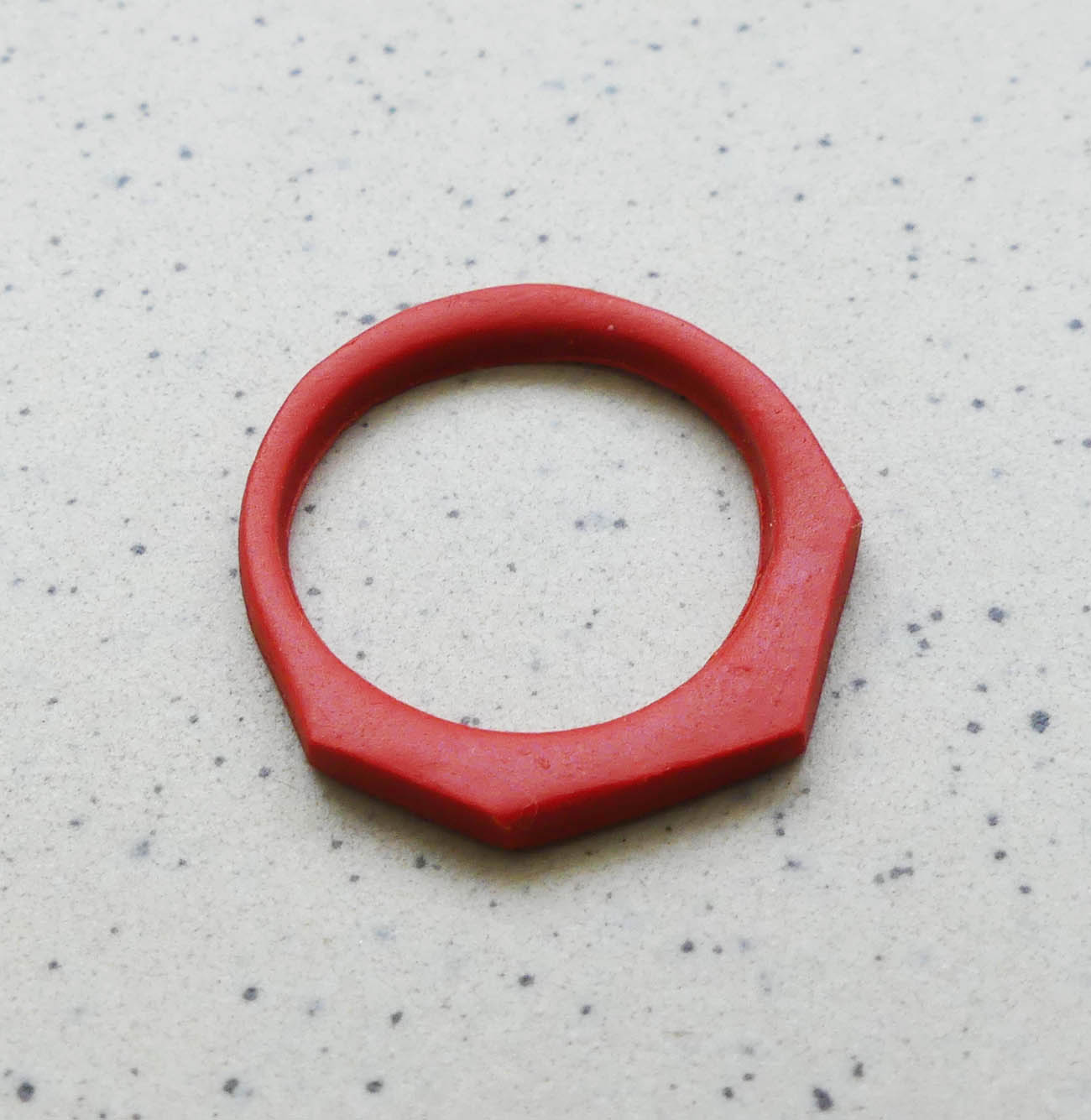 Minimalistický tehlový fimo prsteň