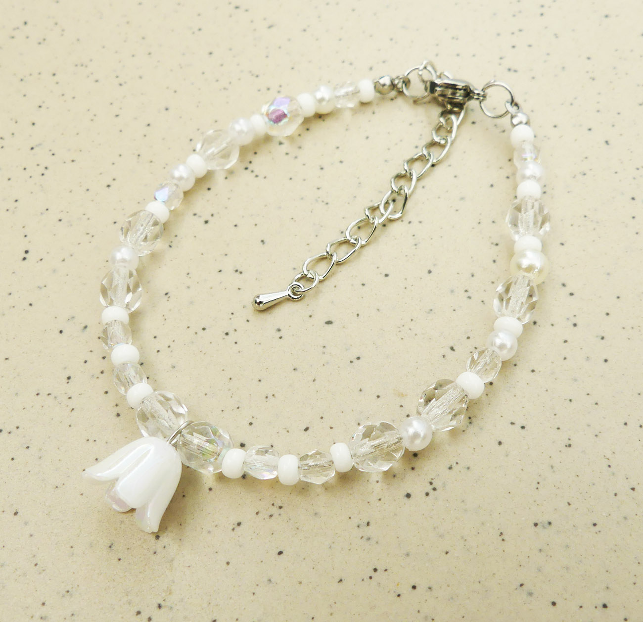 Handmade náramok biele kvety - chirurgická oceľ
