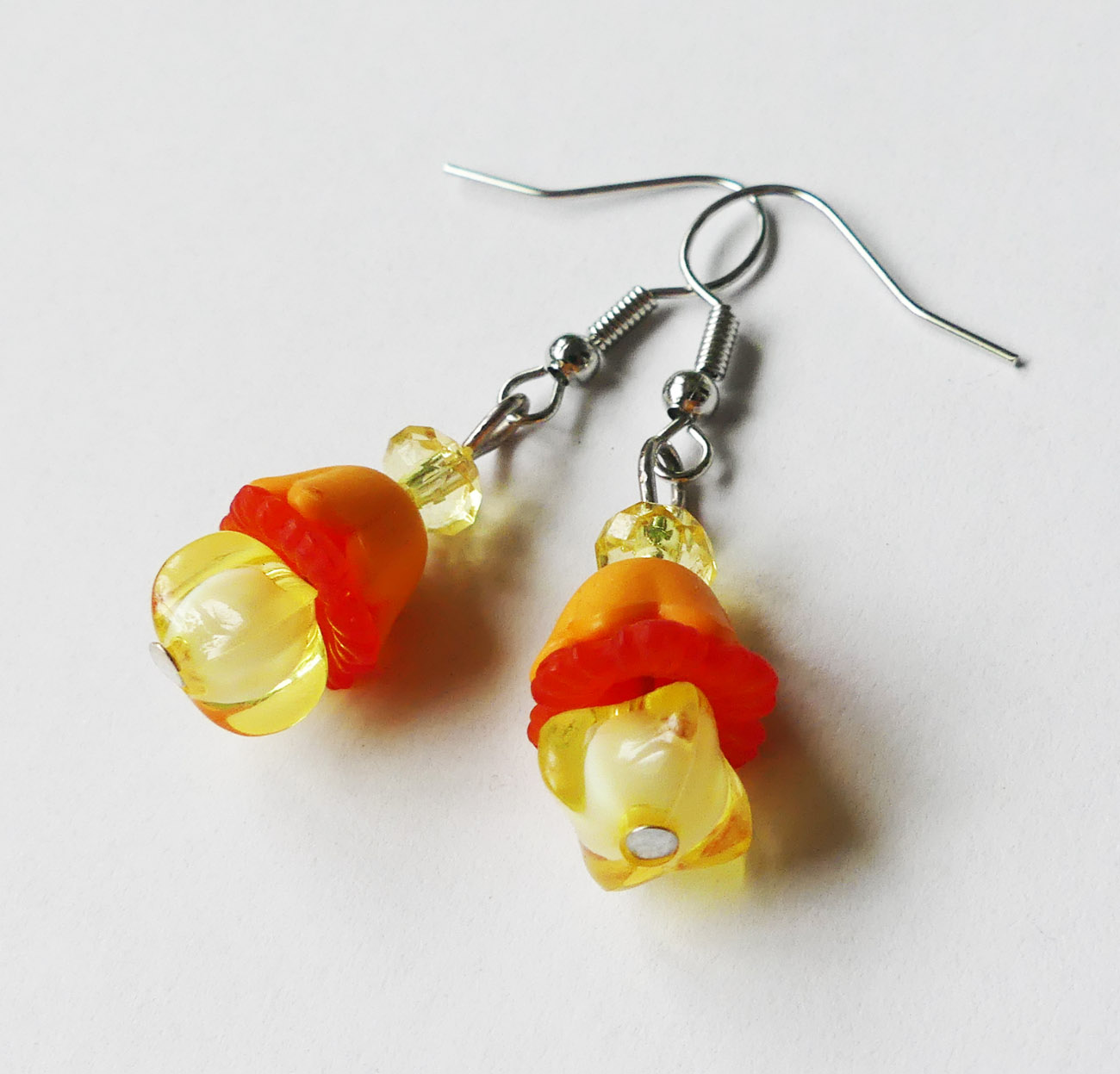 Handmade náušnice žlto-oranžové kvety - chirurgická oceľ 