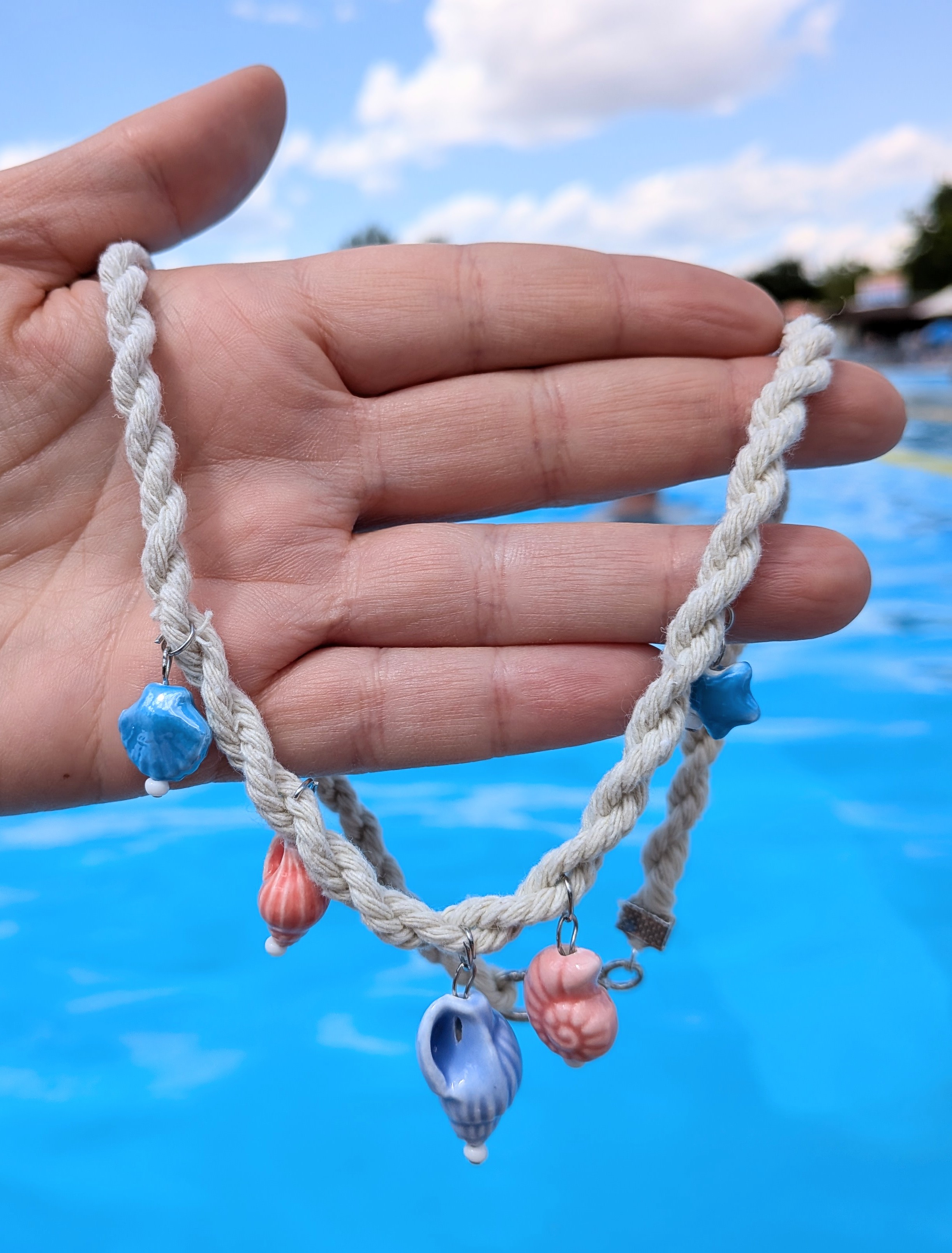 Handmade boho náhrdelník s morskými korálkami - chirurgická oceľ