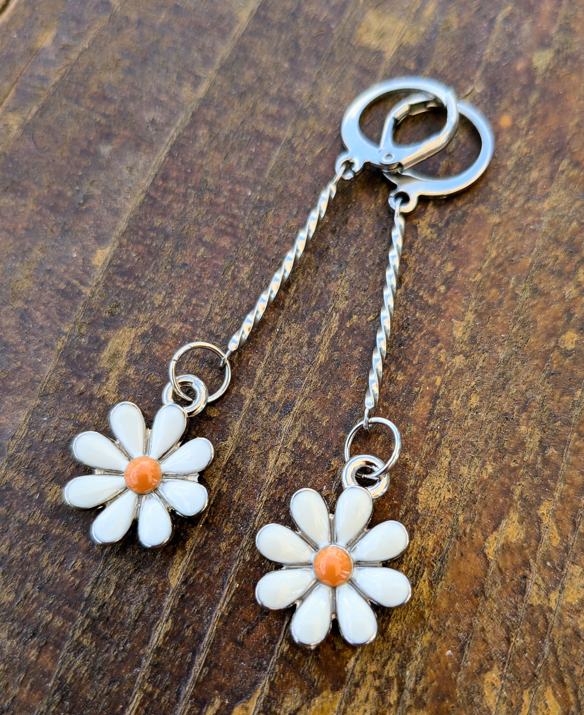 Handmade náušnice margarétky - chirurgická oceľ