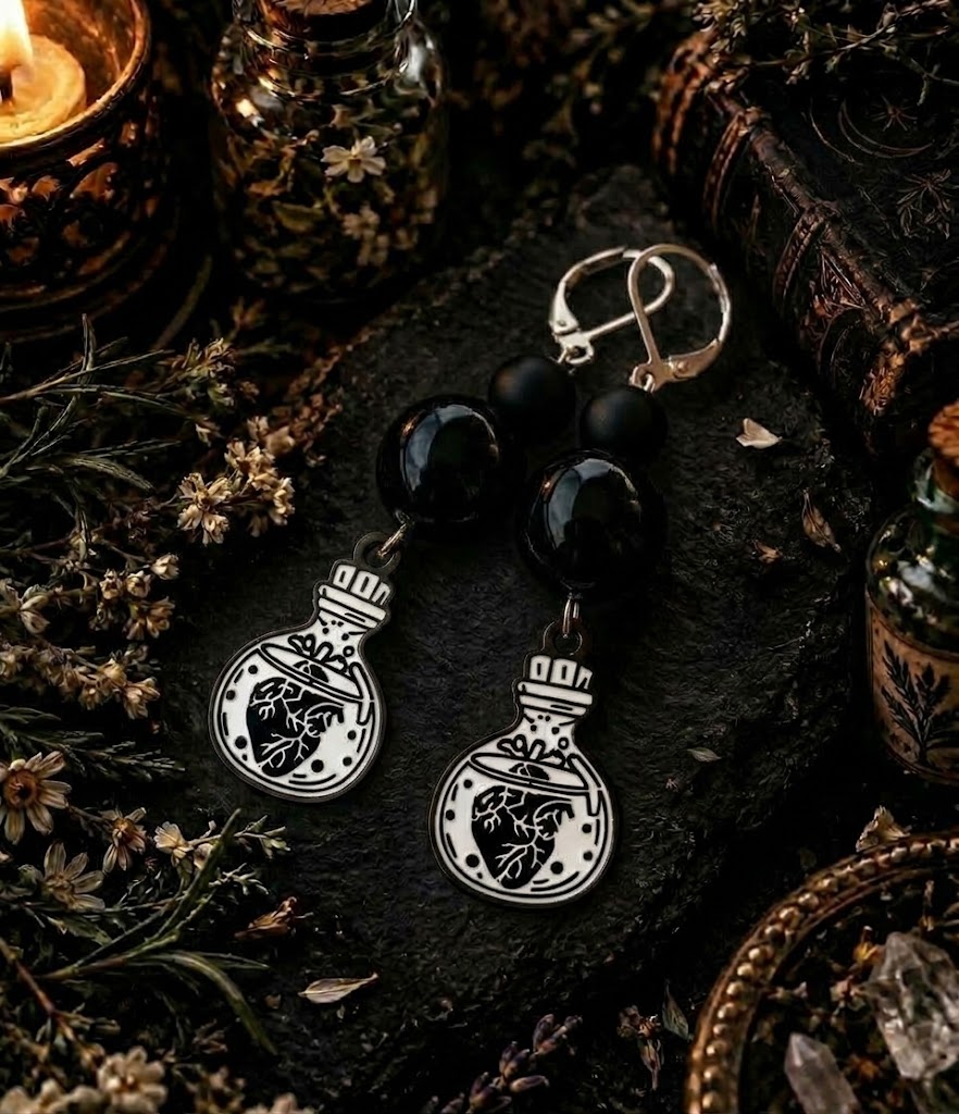 Handmade extravagantné náušnice „Uväznené srdce“ v elixíre - chirurgická oceľ