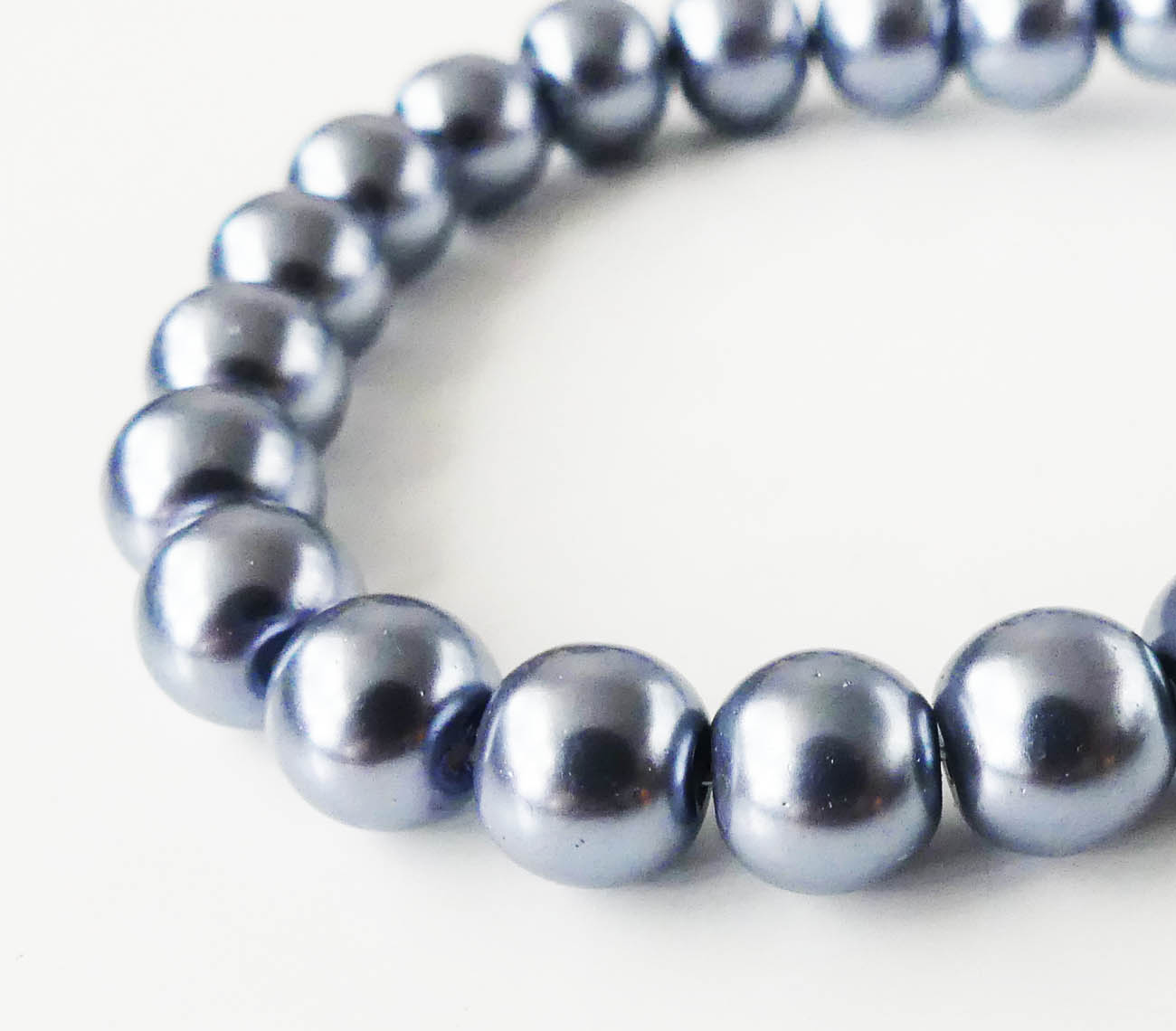 Sklenené voskované perly sivé 8 mm - 10 ks