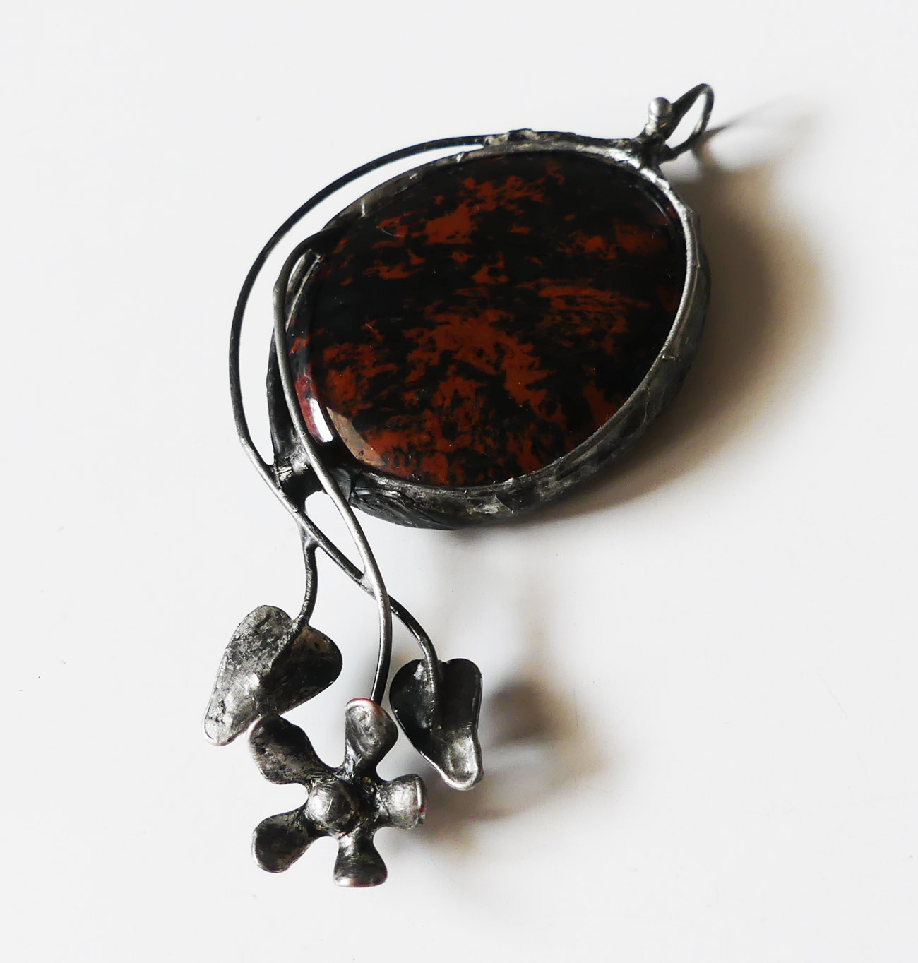 Cínovaný tiffany kvetinový prívesok s liečivým kameňom obsidiánom mahagónovým