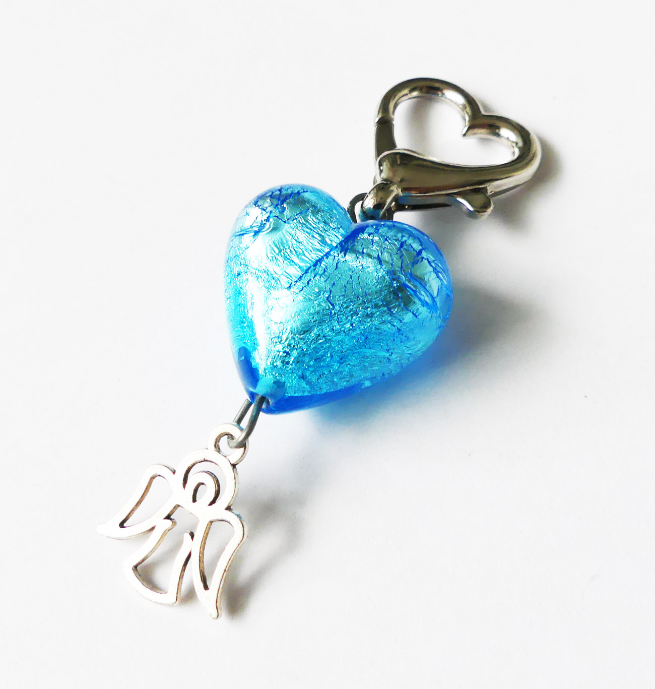 Handmade kľúčenka/prívesok s anjelikom a modrou sklenenou korálkou