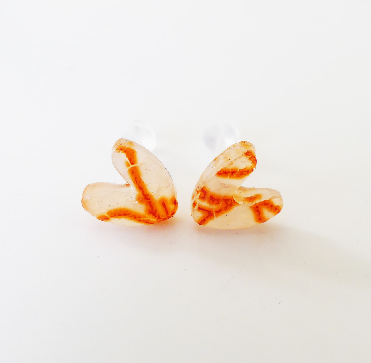 Antialergické napichovacie náušnice srdiečka s oranžovým vzorom